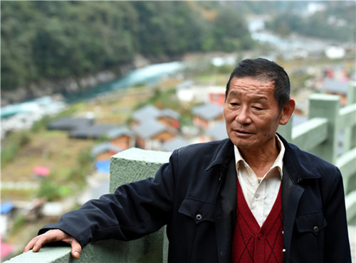 向“忠诚干净担当”的楷模高德荣学习（节选）