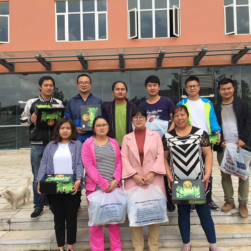 送一份安全 送一份温暖 ——公司为全体职工发放劳保鞋