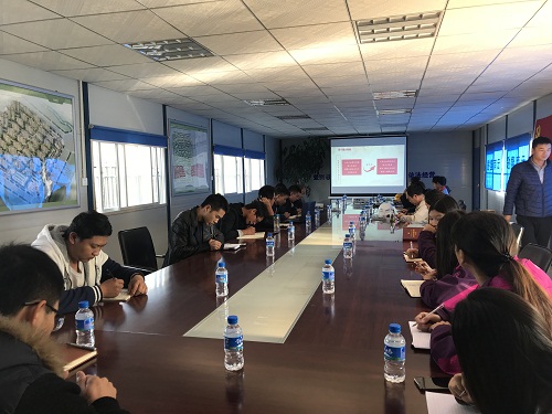 宜良县棚改项目临时党支部组织学习贯彻党的十九大精神