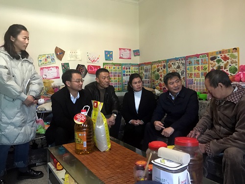 云南省双拥办走访慰问公司自卫还击战老兵