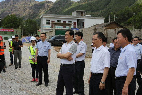 省委书记陈豪到巧家县白鹤滩镇异地扶贫安置项目指导工作
