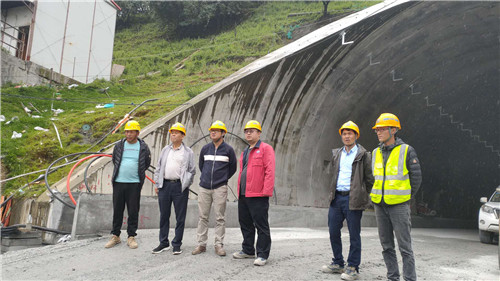 万向遵调研香丽高速项目