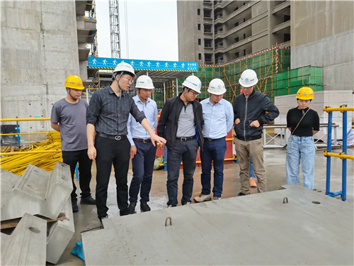 万向遵调研万科城项目