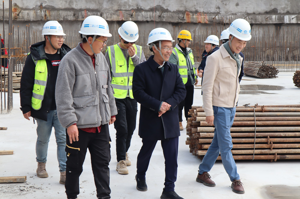 【调研检查】集团生产管理部一行到第二直管部宣威中医院项目调研检查