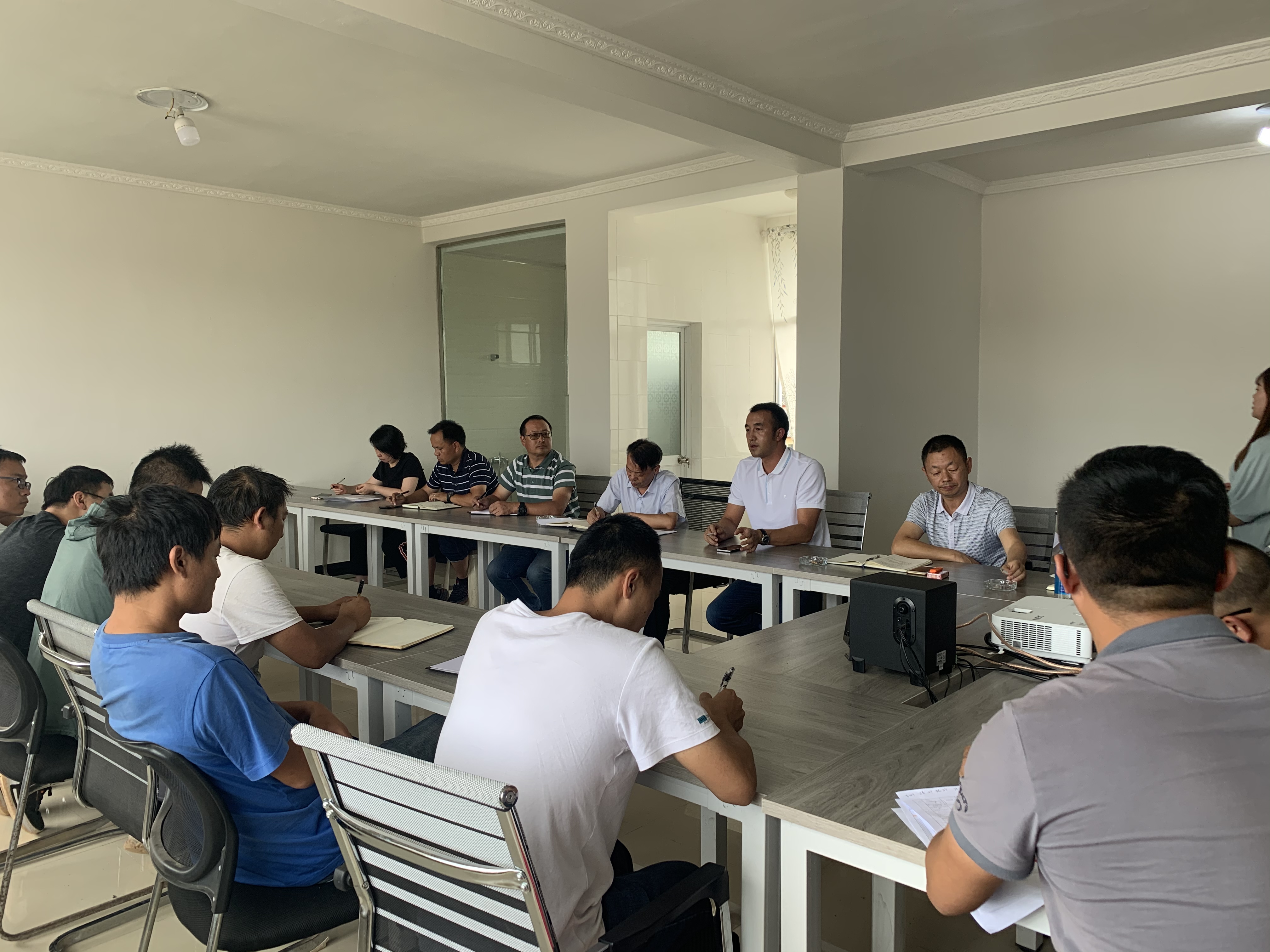 【我为群众办实事】陈定华一行调研丽江市第二中学建设项目