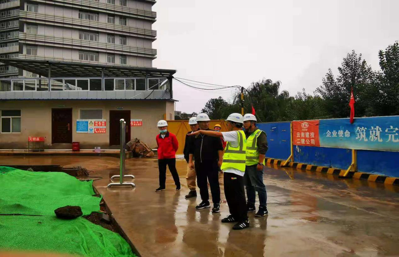 【我为群众办实事】公司领导到宣威市中医院项目进行检查指导