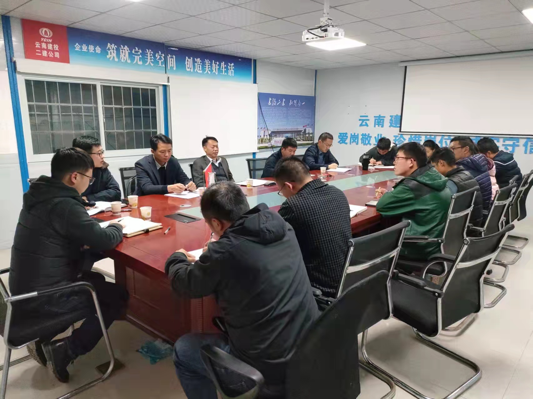 【我为群众办实事】陈定华一行到永善县棚户区改造桐堡片区回迁安置房建设项目调研