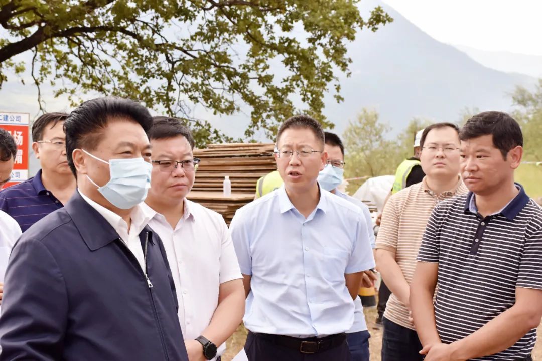 和良辉调研玉龙县农村供水保障项目