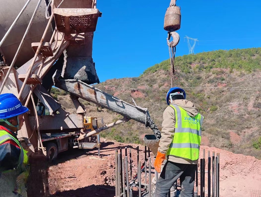 【抢抓黄金期 奋战100天】楚雄市东南绕城高速公路土建1工区桩基全部浇筑完成